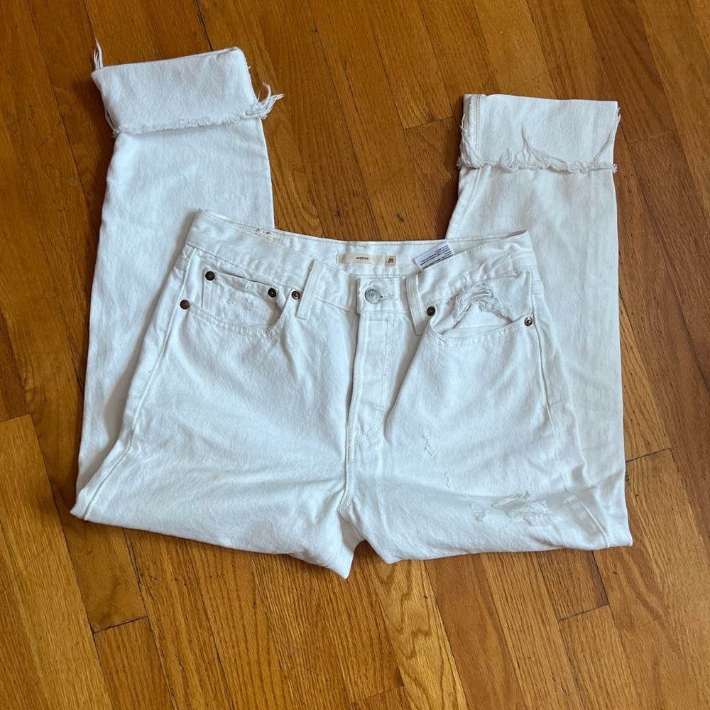 Levi White Distressed Cuffed Leg Wedgie Jeans PP